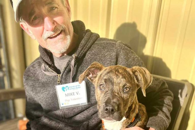 fotas-animal-shelter-volunteer-mike-v