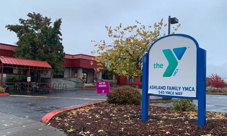 The Ashland Family YMCA at the corner of Tolman Creek Road and Ashland Street in November 2022. Ashland.news photo by Bert Etling