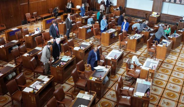 Republican Oregon GOP senators expect legal challenges to be filed tied to the Republican-led walkout. Senators prepare for their floor session on May 9, 2023. Oregon Capital Chronicle photo by Ben Botkin
