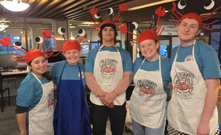 SOU Rotaract students served as “crab wranglers.” Adrienne Simmons photo