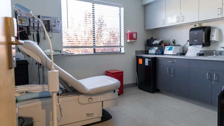 The La Clinica health center in the OHRA center. For insurance assistance from La Clinica, call 541-535-6239. Ashland.news photo by Bob Palermini