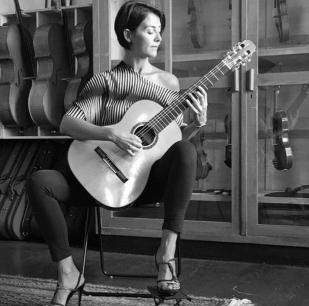 Acclaimed Italian Classical Guitarist Cinzia Milani