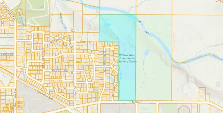 The Willow Wind Community Learning Center property (highlighted in blue) off East Main Street is just outside city limits on its west and south sides. Jackson County lot map